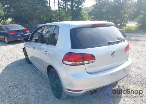 2011 Volkswagen Golf 2.5L 4-Door z USA, uszkodzony, nr VIN WVWDB7AJ2BW057800
